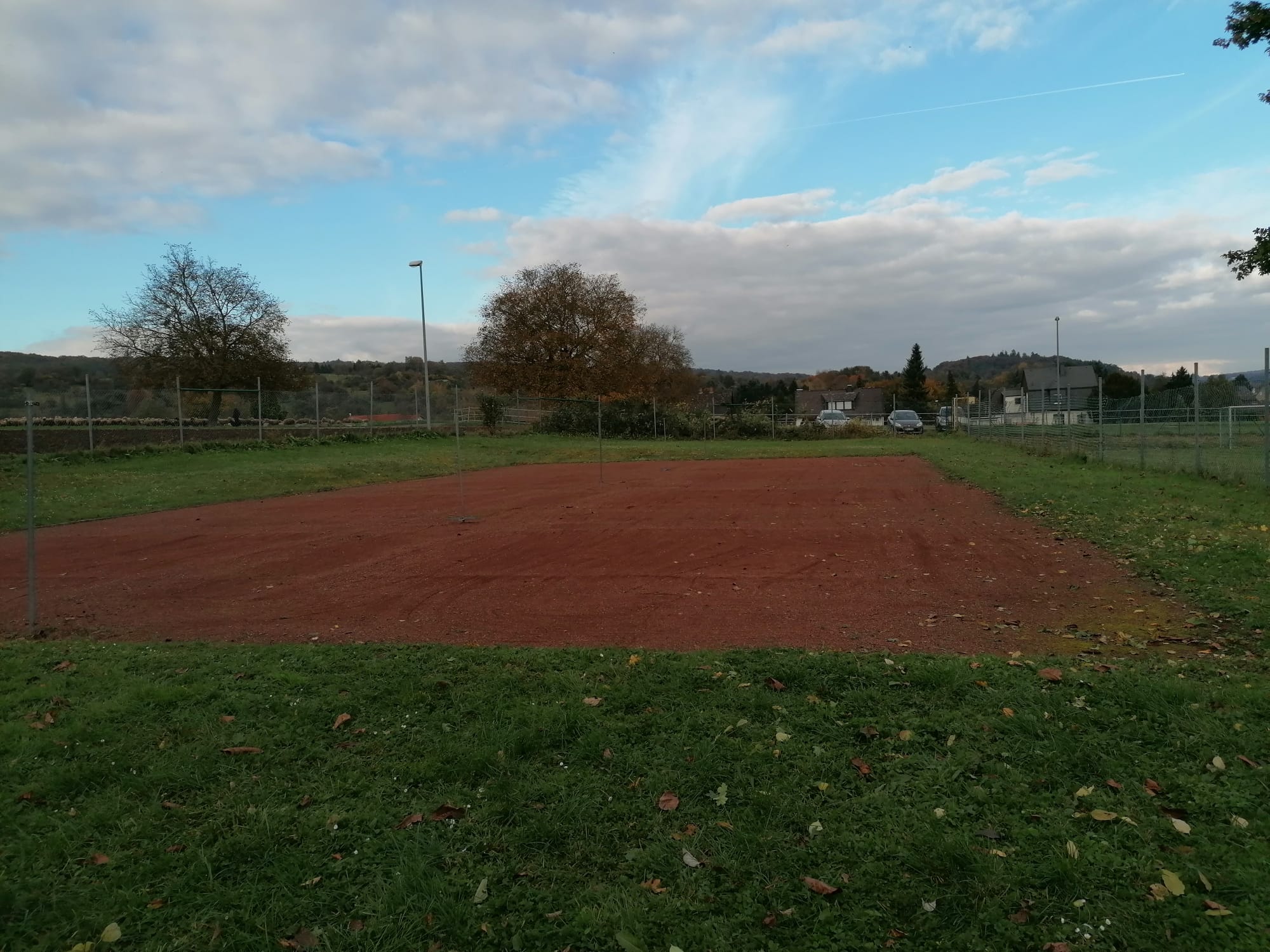 You are currently viewing Arbeitseinsatz auf dem Ringtennisfeld